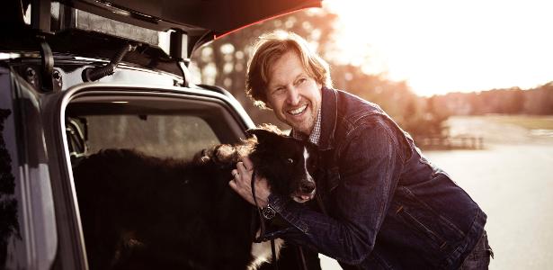 cachorro pode andar solto no carro